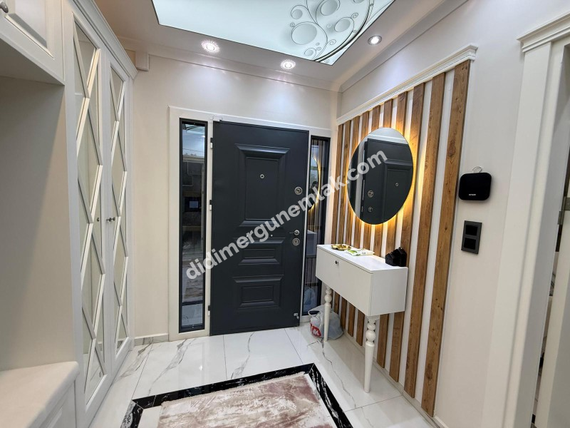  DİDİM CUMHURİYET MAHALLESİNDE  KÖŞEBAŞI KONUMDA ULTRA LÜKS 5+1 MÜSTAKİL HAVUZLU OTOPARKLI VİLLA