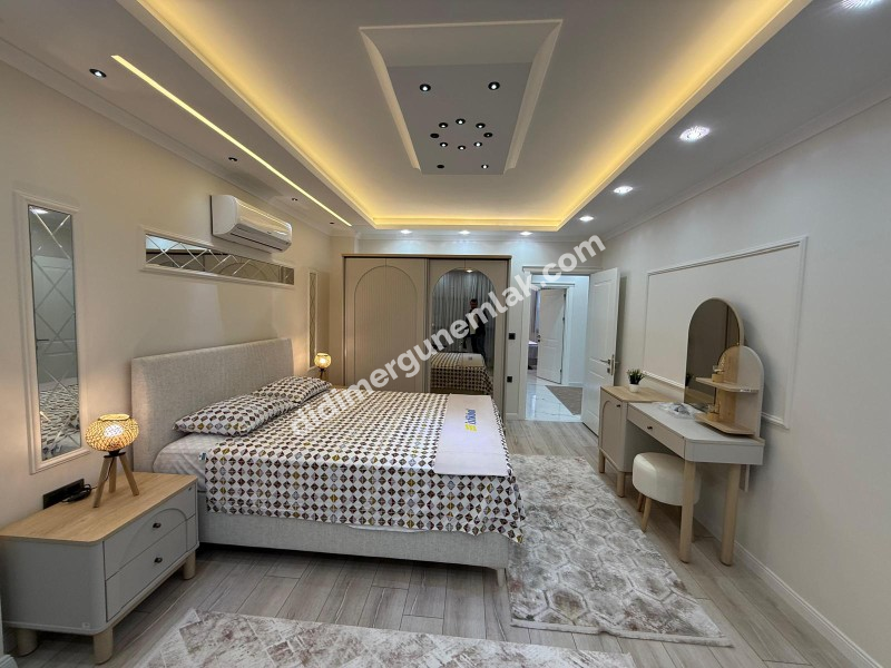  DİDİM CUMHURİYET MAHALLESİNDE  KÖŞEBAŞI KONUMDA ULTRA LÜKS 5+1 MÜSTAKİL HAVUZLU OTOPARKLI VİLLA