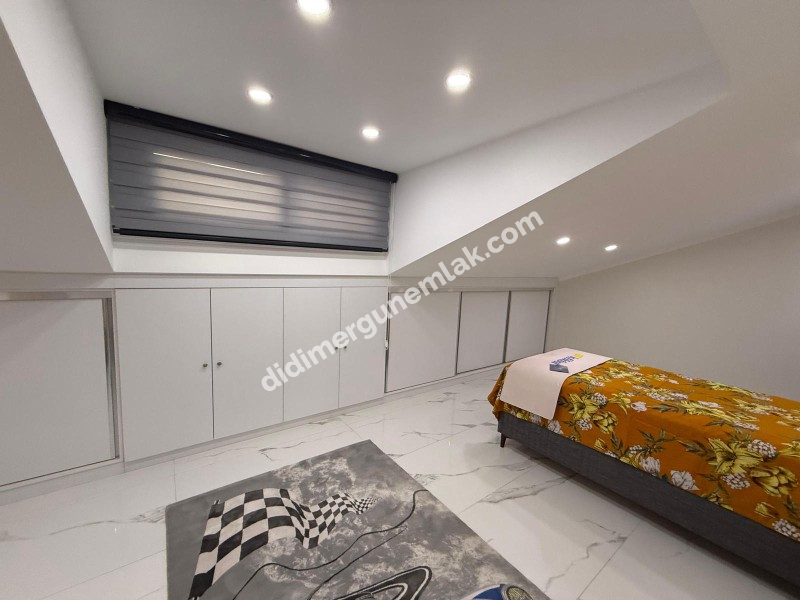  DİDİM CUMHURİYET MAHALLESİNDE  KÖŞEBAŞI KONUMDA ULTRA LÜKS 5+1 MÜSTAKİL HAVUZLU OTOPARKLI VİLLA