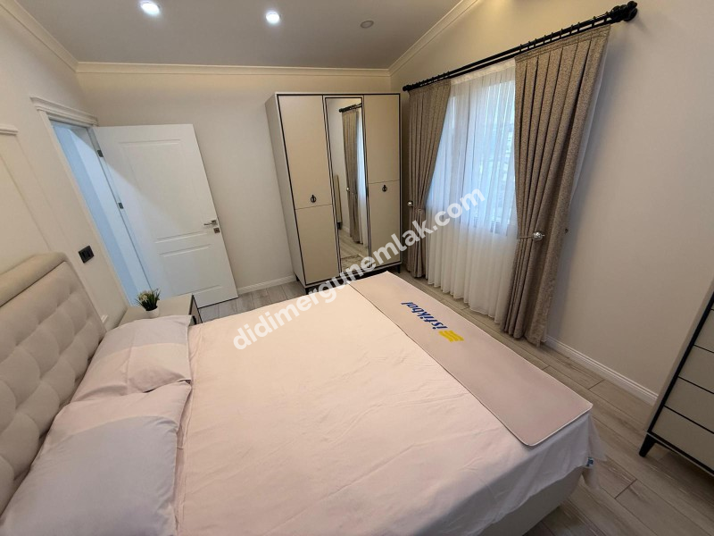  DİDİM CUMHURİYET MAHALLESİNDE  KÖŞEBAŞI KONUMDA ULTRA LÜKS 5+1 MÜSTAKİL HAVUZLU OTOPARKLI VİLLA