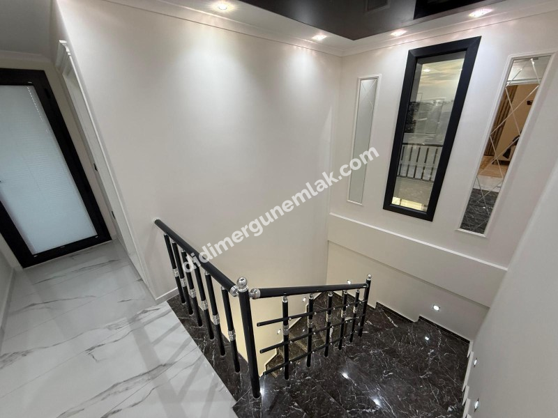  DİDİM CUMHURİYET MAHALLESİNDE  KÖŞEBAŞI KONUMDA ULTRA LÜKS 5+1 MÜSTAKİL HAVUZLU OTOPARKLI VİLLA