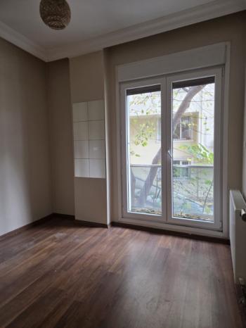 BEŞİKTAŞ DİKİLİTAŞ'TA MERKEZİ KONUMDA GENÇ BİNADA 2+1 KİRALIK DAİRE