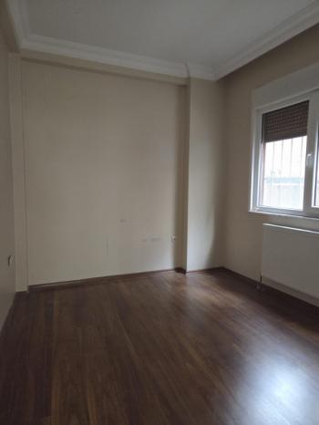 BEŞİKTAŞ DİKİLİTAŞ'TA MERKEZİ KONUMDA GENÇ BİNADA 2+1 KİRALIK DAİRE