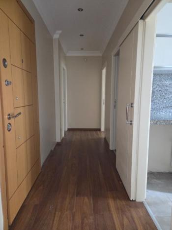 BEŞİKTAŞ DİKİLİTAŞ'TA MERKEZİ KONUMDA GENÇ BİNADA 2+1 KİRALIK DAİRE