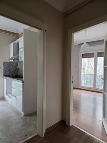 BEŞİKTAŞ DİKİLİTAŞ'TA MERKEZİ KONUMDA GENÇ BİNADA 2+1 KİRALIK DAİRE