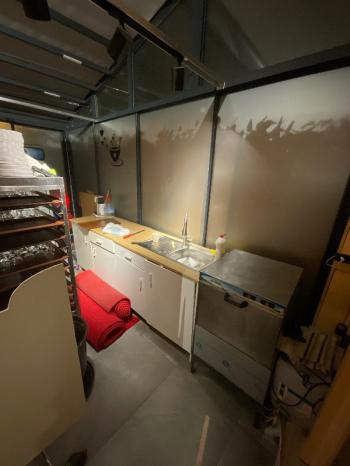 DEVREN KİRALIK BORNOVA DA 100 KİŞİLİK FIRSAT İŞLETME