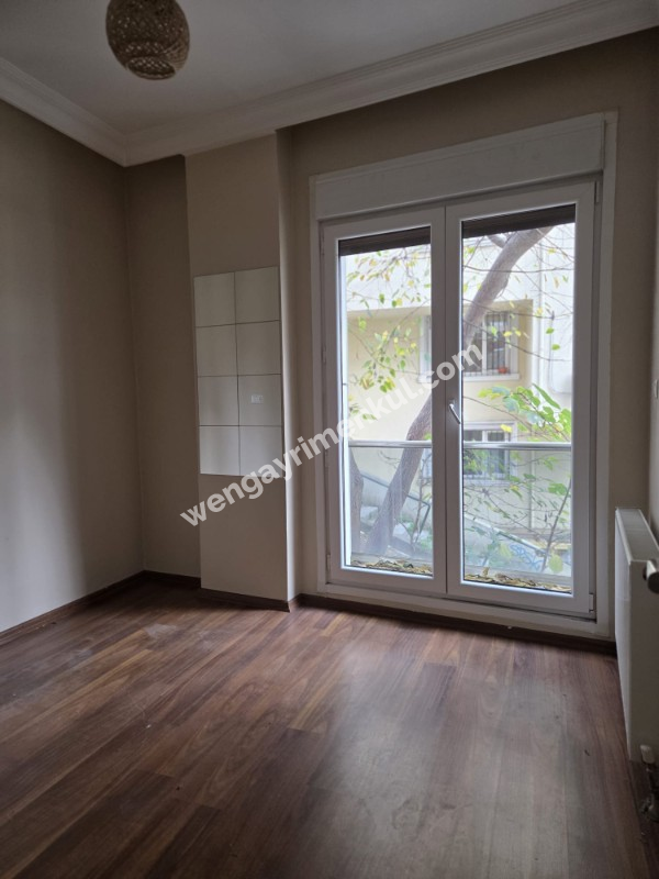 BEŞİKTAŞ DİKİLİTAŞ'TA MERKEZİ KONUMDA GENÇ BİNADA 2+1 KİRALIK DAİRE