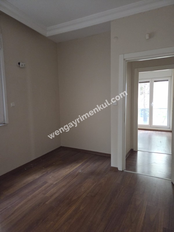 BEŞİKTAŞ DİKİLİTAŞ'TA MERKEZİ KONUMDA GENÇ BİNADA 2+1 KİRALIK DAİRE