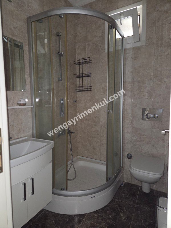 BEŞİKTAŞ DİKİLİTAŞ'TA MERKEZİ KONUMDA GENÇ BİNADA 2+1 KİRALIK DAİRE