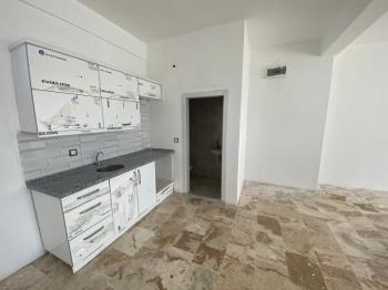 İSKELE YOLUNDA KİRALIK İŞYERİ