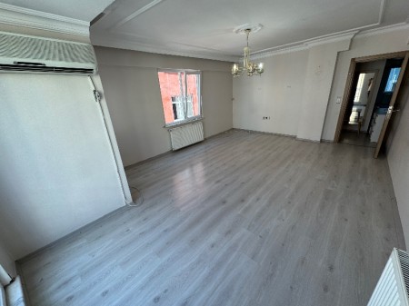 Yeşilpınar'da 3+1 Arakat Kiralık Daire