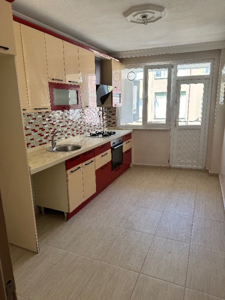 Yeşilpınar'da 3+1 Arakat Kiralık Daire