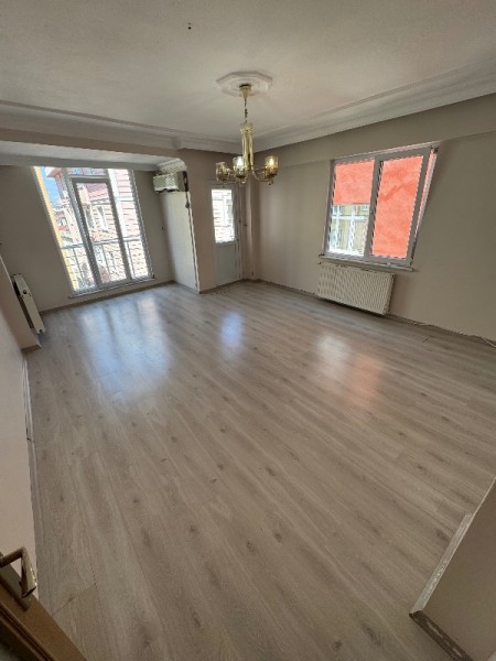 Yeşilpınar'da 3+1 Arakat Kiralık Daire