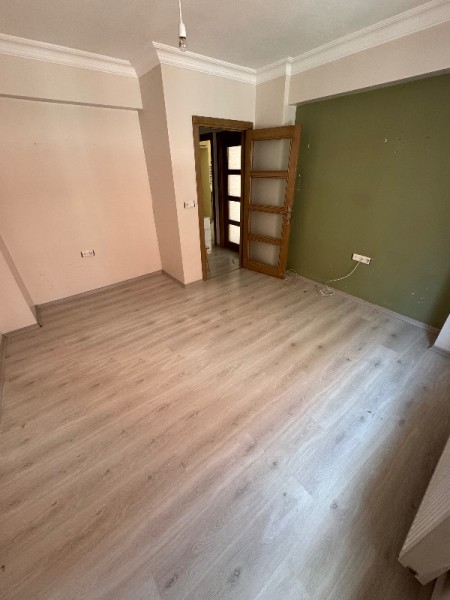 Yeşilpınar'da 3+1 Arakat Kiralık Daire