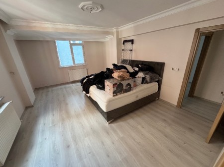 Yeşilpınar'da 3+1 Arakat Kiralık Daire