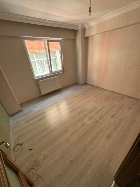 Yeşilpınar'da 3+1 Arakat Kiralık Daire