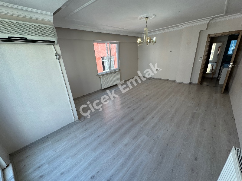 Yeşilpınar'da 3+1 Arakat Kiralık Daire