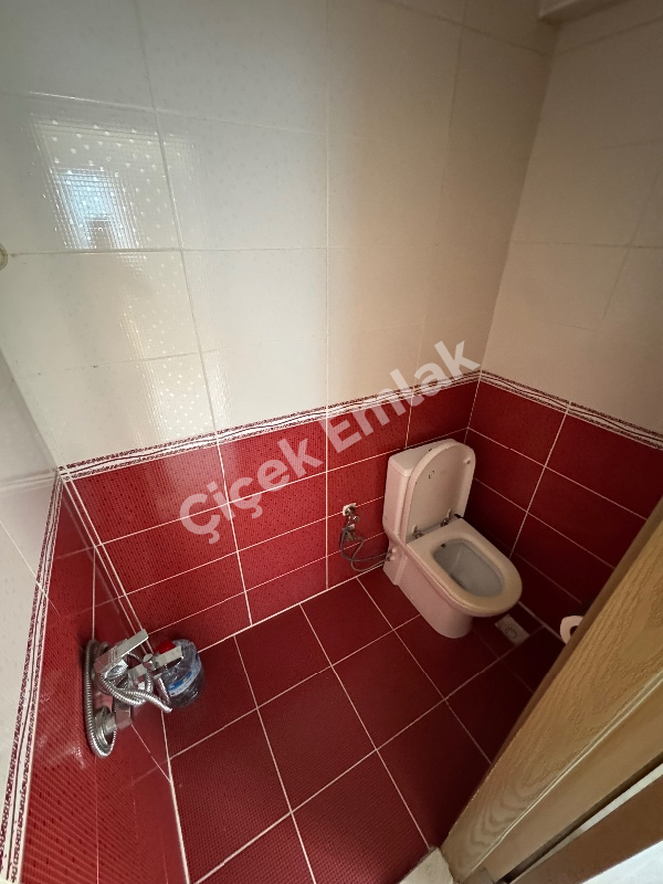 Yeşilpınar'da 3+1 Arakat Kiralık Daire