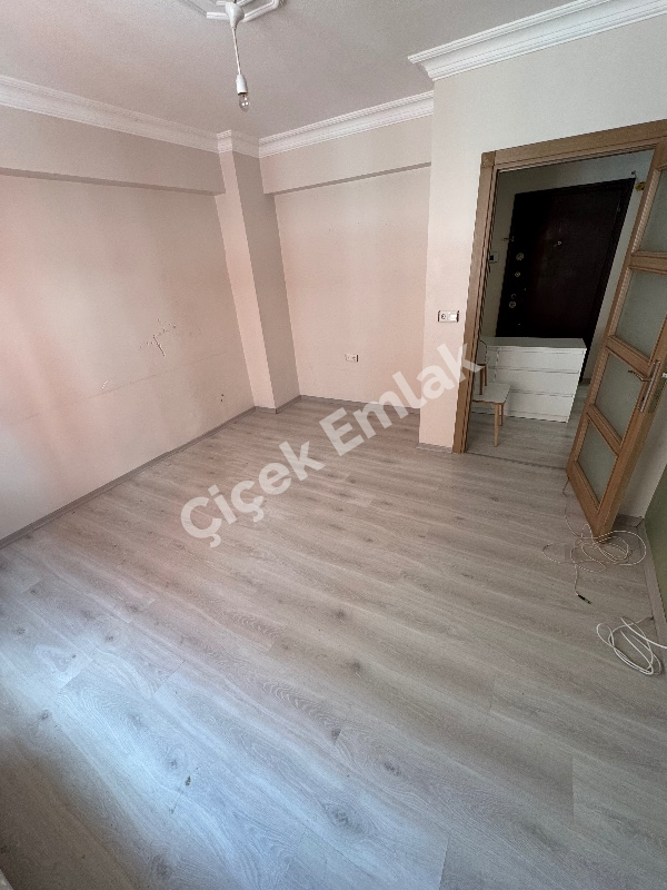 Yeşilpınar'da 3+1 Arakat Kiralık Daire