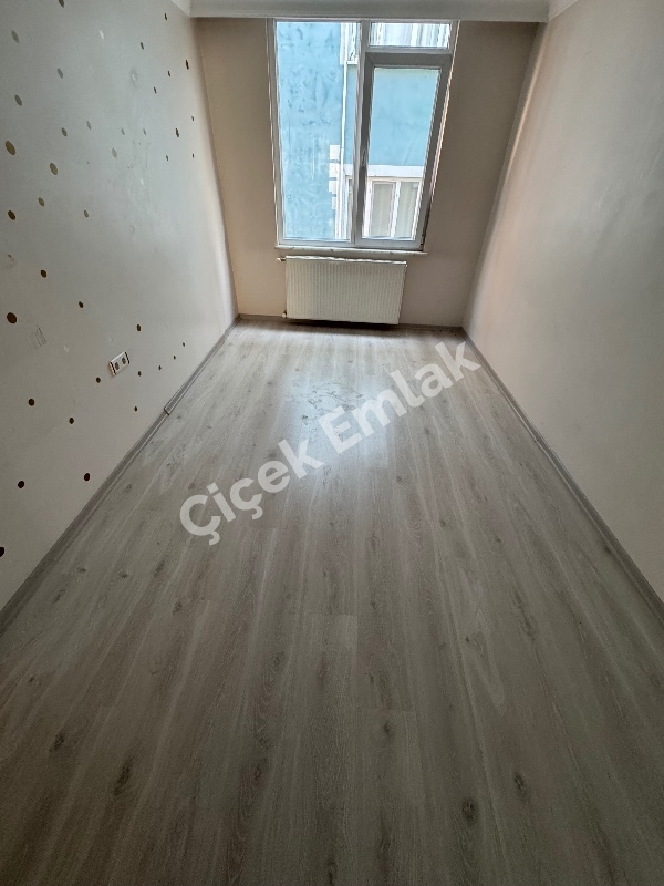 Yeşilpınar'da 3+1 Arakat Kiralık Daire