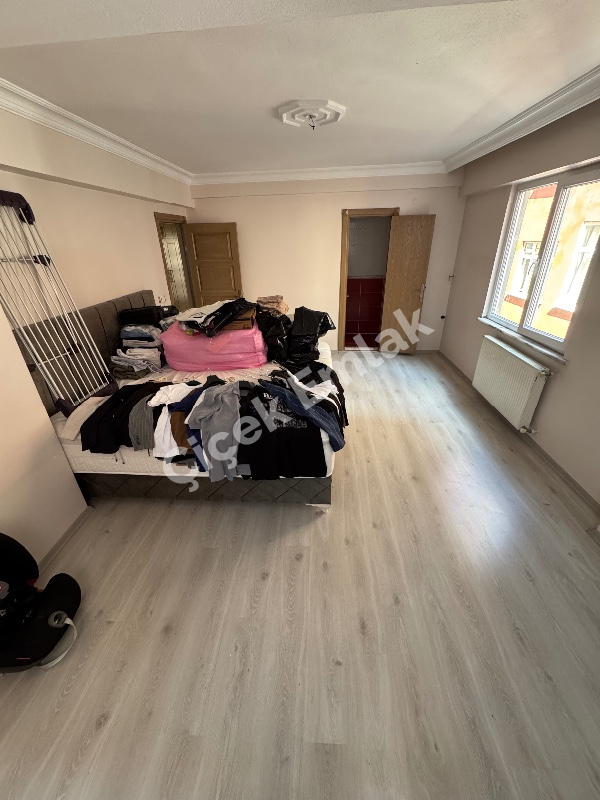 Yeşilpınar'da 3+1 Arakat Kiralık Daire