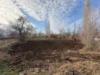 AFYON ÜÇOK EMLAKTAN ATAKÖYDE SATILIK 1.969M² GÜZEL KONUMDA BAHÇE