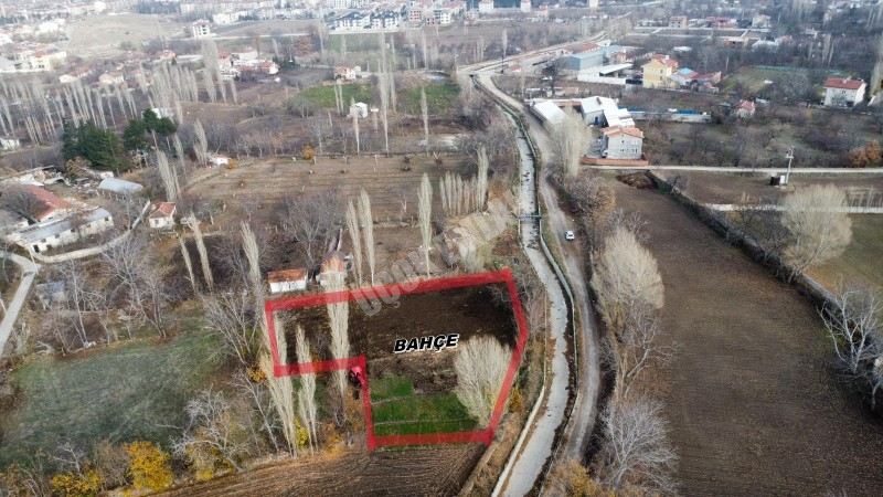 AFYON ÜÇOK EMLAKTAN ATAKÖYDE SATILIK 1.969M² GÜZEL KONUMDA BAHÇE