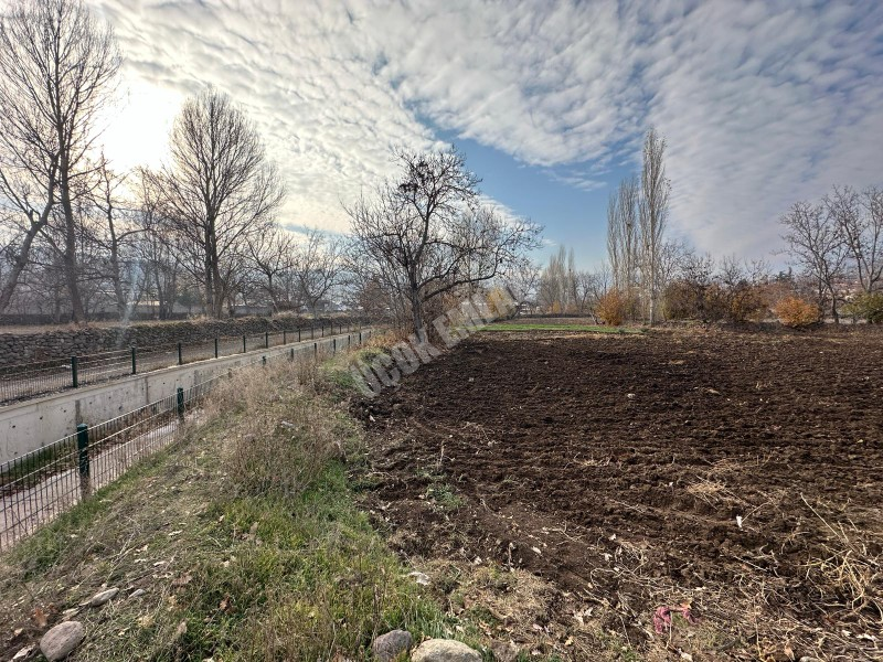 AFYON ÜÇOK EMLAKTAN ATAKÖYDE SATILIK 1.969M² GÜZEL KONUMDA BAHÇE