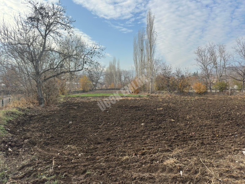 AFYON ÜÇOK EMLAKTAN ATAKÖYDE SATILIK 1.969M² GÜZEL KONUMDA BAHÇE