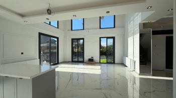 Elmas’tan 75.Yıl’da Her Köşesi Özel Tasarlanmış Ultra Lüks Villa!