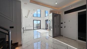 Elmas’tan 75.Yıl’da Her Köşesi Özel Tasarlanmış Ultra Lüks Villa!