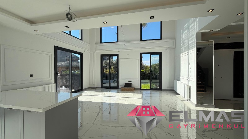 Elmas’tan 75.Yıl’da Her Köşesi Özel Tasarlanmış Ultra Lüks Villa!