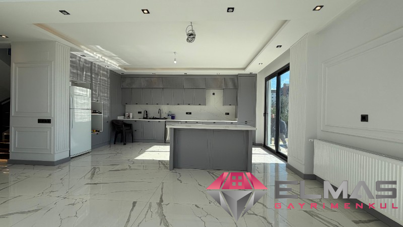 Elmas’tan 75.Yıl’da Her Köşesi Özel Tasarlanmış Ultra Lüks Villa!