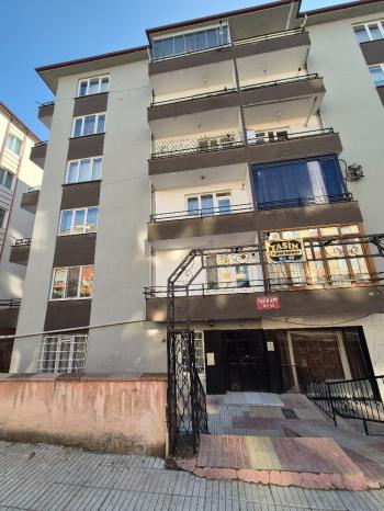 GÜVENAY - ÇORUM GÜLABİBEY ATA CADDESİ ÜZERİ DÜZ GİRİŞ SATILIK 2+1 DAİRE
