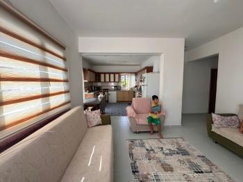 GİRNE MERKEZDE SATILIK TÜRK MALI KOMPLE BİNA