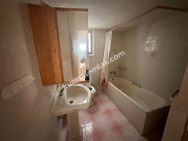 GİRNE MERKEZDE SATILIK TÜRK MALI KOMPLE BİNA