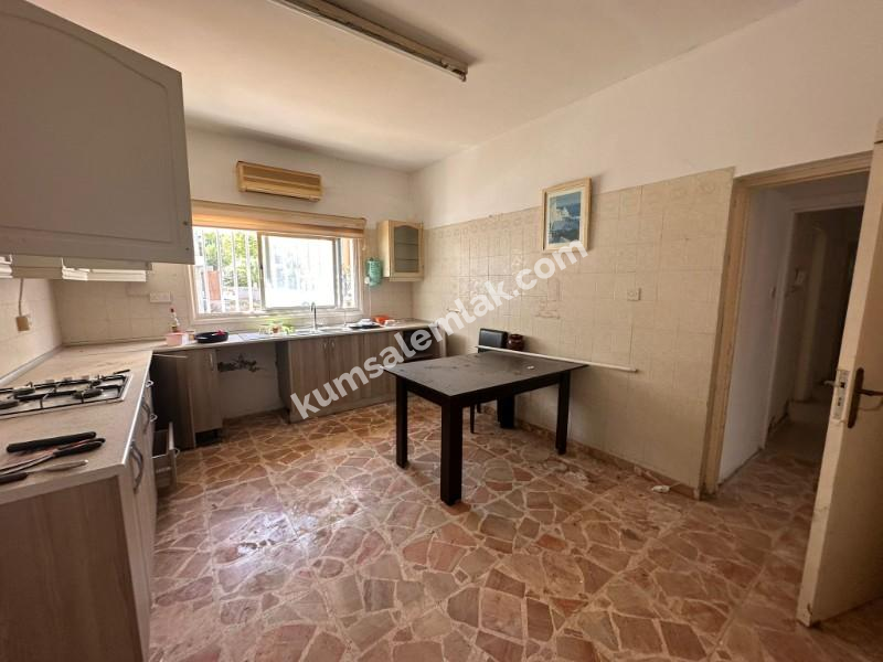 GİRNE MERKEZDE SATILIK TÜRK MALI KOMPLE BİNA