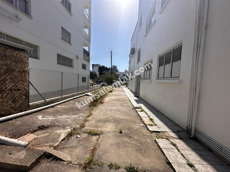 GİRNE MERKEZDE SATILIK TÜRK MALI KOMPLE BİNA