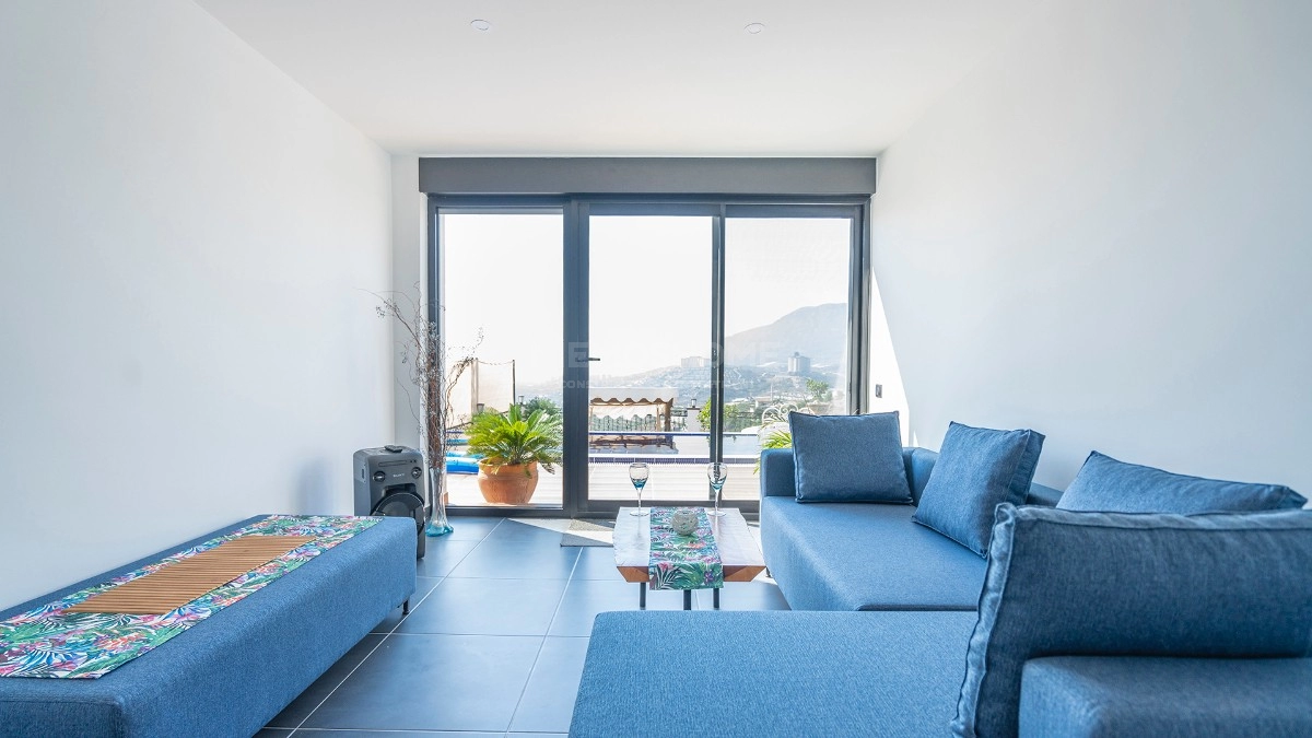 Privat Basseng og Panoramautsikt