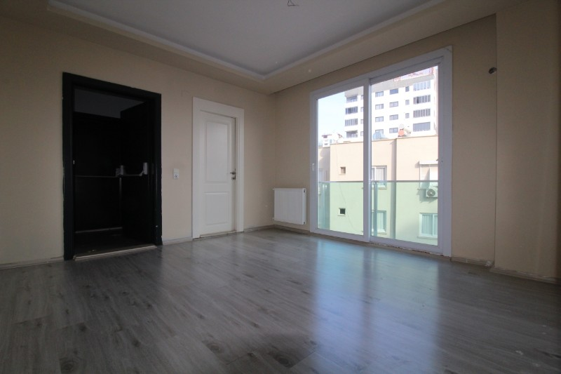 ASLAN'DAN MEZİTLİ NİN KALBİNDE DOĞALGAZLI KİRALIK 3+1 DAİRE