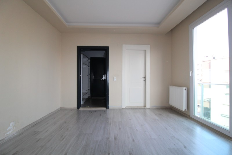 ASLAN'DAN MEZİTLİ NİN KALBİNDE DOĞALGAZLI KİRALIK 3+1 DAİRE