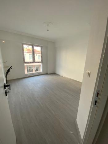 GÜVENAY - ÇORUM YAVRUTURNA ASKERLİK ŞUBESİ ARKASI SATILIK 1+1 DAİRE