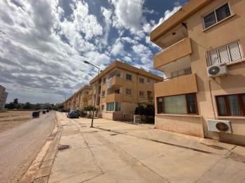 MAĞUSA' DA ZEMİNKAT BAHÇELİ SATILIK DAİRE