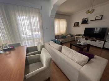 MAĞUSA' DA ZEMİNKAT BAHÇELİ SATILIK DAİRE