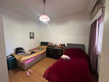 MAĞUSA' DA ZEMİNKAT BAHÇELİ SATILIK DAİRE