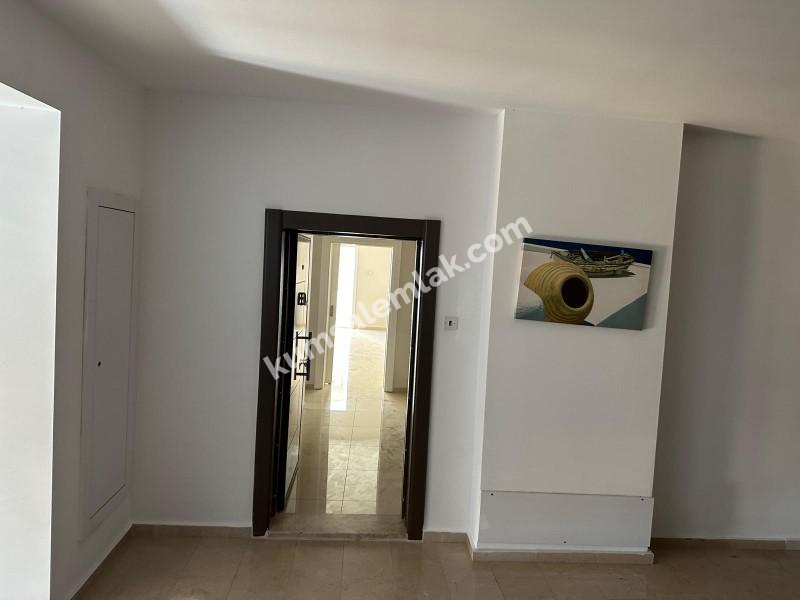 GAZİ MAĞUSA YENİBOĞAZİÇİNDE SATILIK DAİRE 