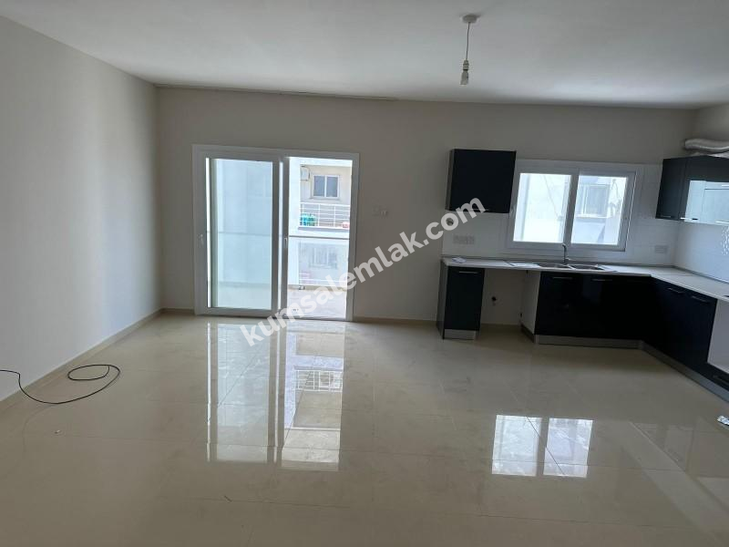 GAZİ MAĞUSA YENİBOĞAZİÇİNDE SATILIK DAİRE 