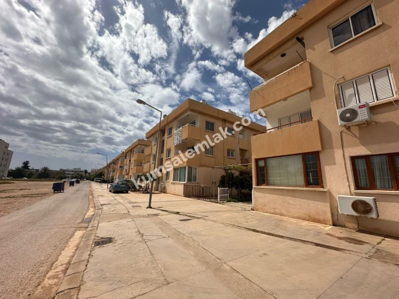 MAĞUSA' DA ZEMİNKAT BAHÇELİ SATILIK DAİRE