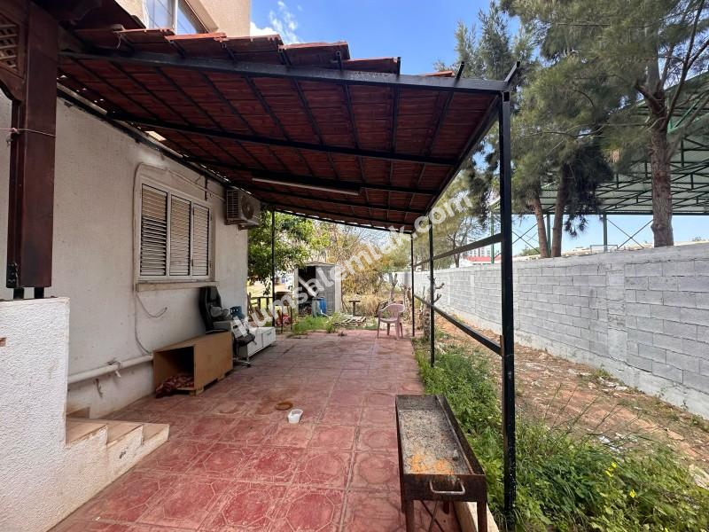 MAĞUSA' DA ZEMİNKAT BAHÇELİ SATILIK DAİRE