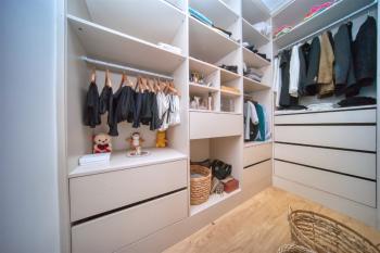 Girne Merkez'de Taşınmaya Hazır Özel Tasarım Muhteşem 3+1 Satılık Daire